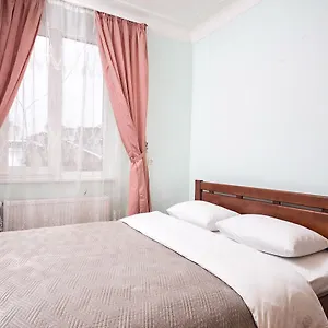 Ukrainian House на площі ринок Апартаменты